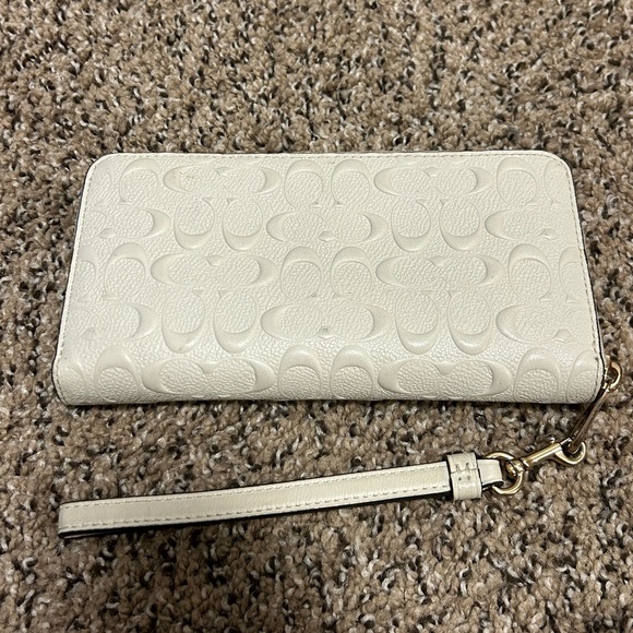 Coach Slim Wallet - Picture 3 of 3